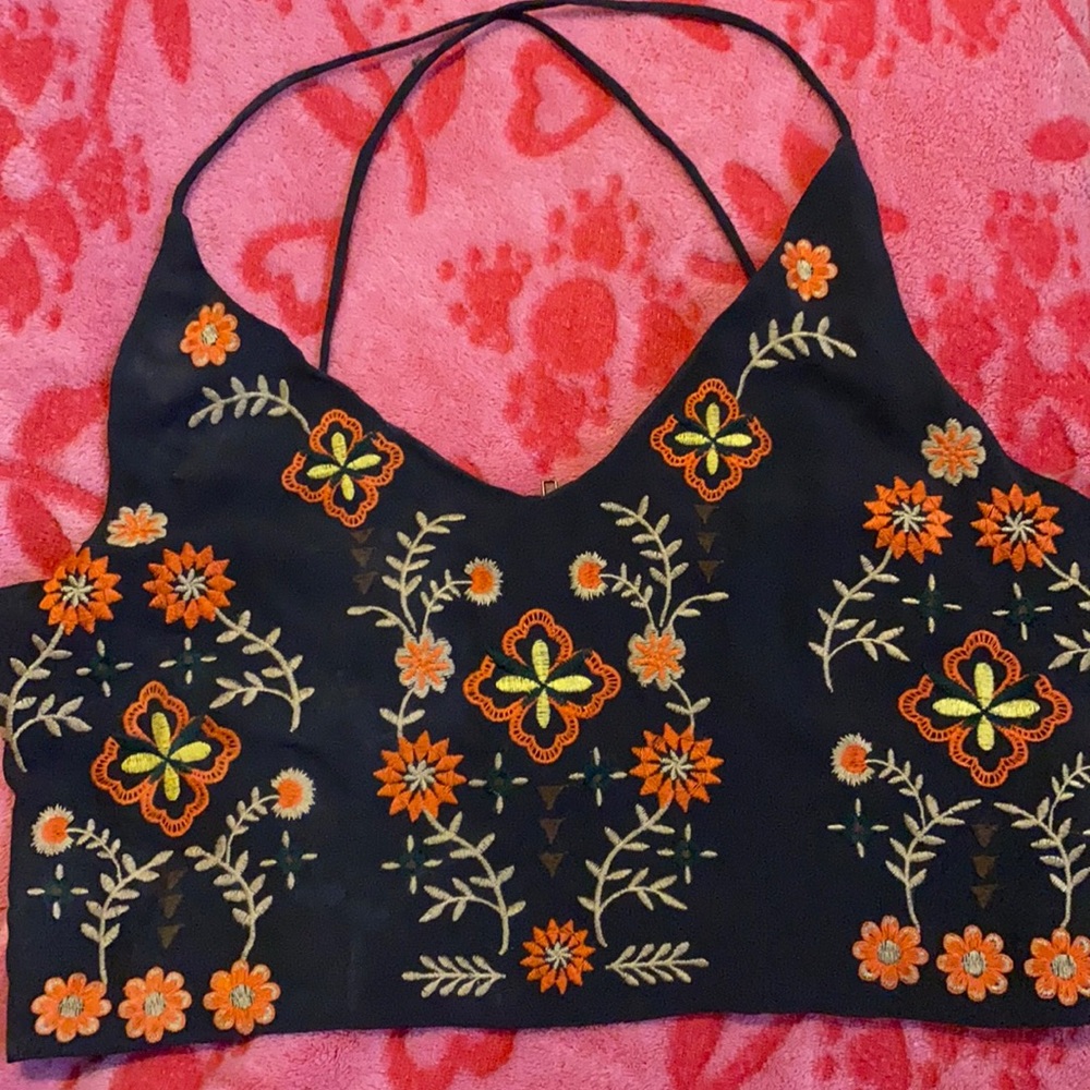 Embroidery Floral crop top.